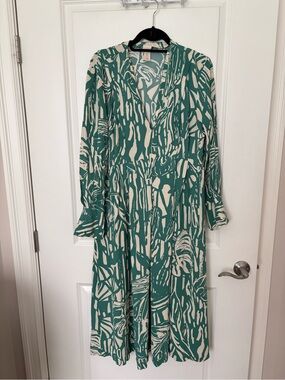 H & M long sleeve green/cream dress